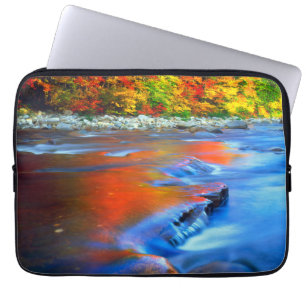 Funda Para Portátil Río Swift reflejando colores de otoño