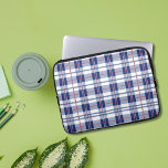 Funda Para Portátil Rojo, Blanco y Azul<br><div class="desc">Proteja su portátil con esta manga de diseño,  elegante y portátil en rojo,  blanco y azul. Esto es divertido,  manga portátil para alguien que es patriótico,  ama los colores rojo,  blanco y azul o los patrones de manto.</div>