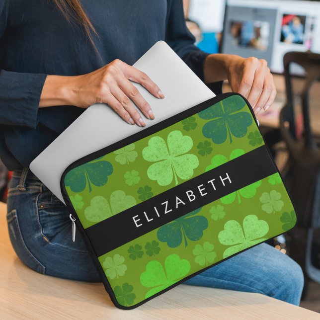 Funda Para Portátil Ropas verdes, Ropas suertudas, tu nombre (Subido por el creador)