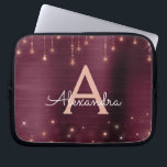 Funda Para Portátil Rosa Gold Burgundy String Luces Sparkle Monograma<br><div class="desc">Oro rosa rosa y burdeos de Borgoña Relieve metalizado y luces de cuerda Sparkle Elegant Monograma Funda. Este funda se puede personalizar para incluir su nombre inicial y su nombre de pila.</div>