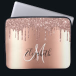 Funda Para Portátil Rosa Purpurina de oro gotea Metalizado Monograma a<br><div class="desc">Este diseño puede ser personalizado en el área proporcionada cambiando la foto y/o el texto. O puede personalizarse haciendo clic en Personalizar esta plantilla y, a continuación, eligiendo la opción de hacer clic en el personalizar y eliminando o cambiando el color del fondo, agregando texto, cambiando el color o estilo...</div>
