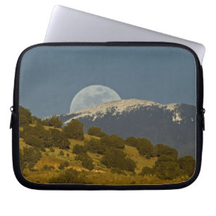 Funda Para Portátil Salida de la luna sobre las montañas Sangre de Cri