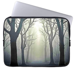 Funda Para Portátil Sendero del Bosque Brumoso: Belleza Misteriosa