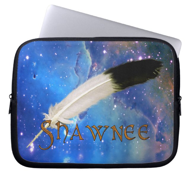 Funda Para Portátil SHAWNEE Nation & Feather Space Laptop Sleeve (Frente)