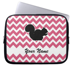 Funda Para Portátil Silueta de ardilla con patrón de cheurón rosa