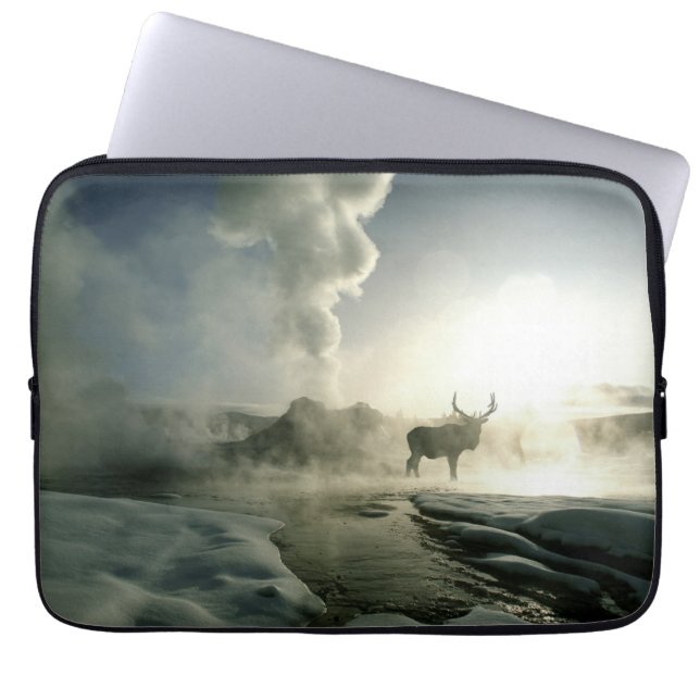 Funda Para Portátil Silueta de Elk al amanecer en Castle Geyser (Frente)