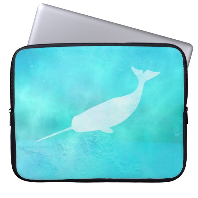 Funda Para Portátil Silueta subacuática de Narwhal (Frente)