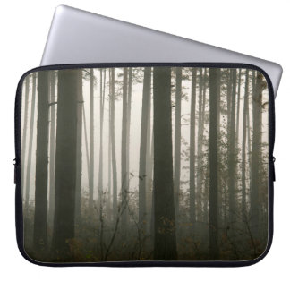 Funda Para Portátil siluetas forestales y arbóreas en la naturaleza