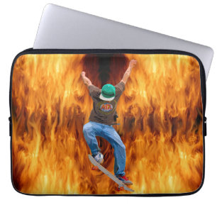 Funda Para Portátil Skateboarder y Flaming Action Sports Art