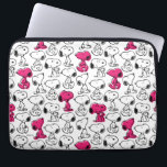 Funda Para Portátil Snoopy Black & Magenta Pattern<br><div class="desc">Echa un vistazo a este diseño super lindo con Snoopy en un patrón negro y magenta.</div>