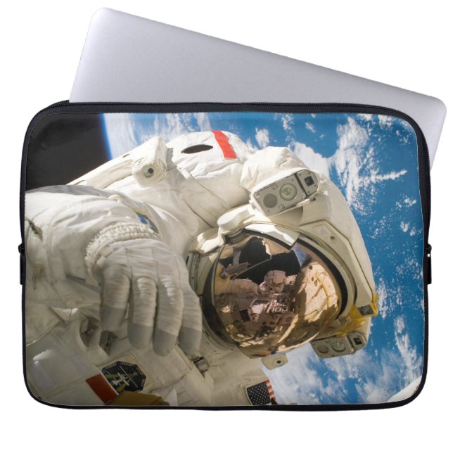 Funda Para Portátil Spacewalk del vendedor de los embarcaderos (Frente)