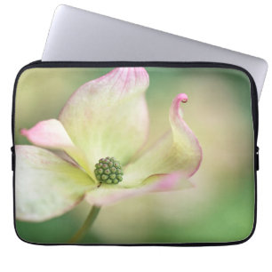 Funda Para Portátil Srta. Satomi' de Kousa del Cornus del flor el