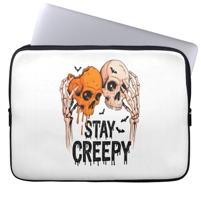 Funda Para Portátil Stay Creepy PNG, Halloween con cráneo retro (Frente)