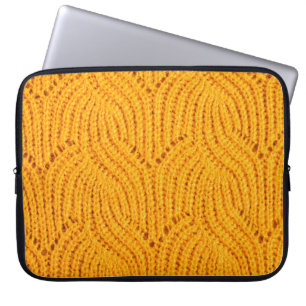 Funda Para Portátil Suéter de punto naranja, fondo texturado.