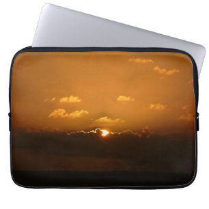 Funda Para Portátil Sun Behind Clouds I Naranja Sunset Photo