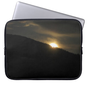 Funda Para Portátil Super Moon sobre la montaña de Washington