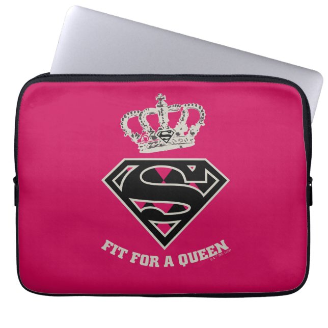 Funda Para Portátil Supergirl S-Shield "Fit For A Queen" (Frente)