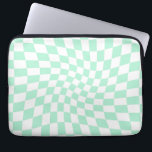 Funda Para Portátil Tablero de ajedrez retro pastelero de tinta verde<br><div class="desc">Perfecto diseño a cuadros. Chequeras modernas y retorcidas. Este bonito diseño retro psicodélico te lleva a la maravillosa tierra. Los cheques retorcidos en colores pastel. Giro y remolque,  torneado,  patrón a cuadros</div>