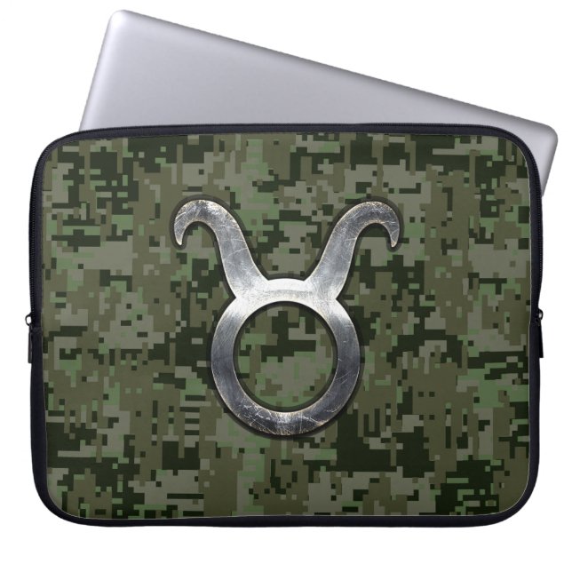 Funda Para Portátil Taurus Sign on Woodland Green Digital Camouflage (Frente)