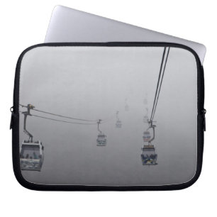 Funda Para Portátil Teleférico de Ngong Ping en niebla espesa