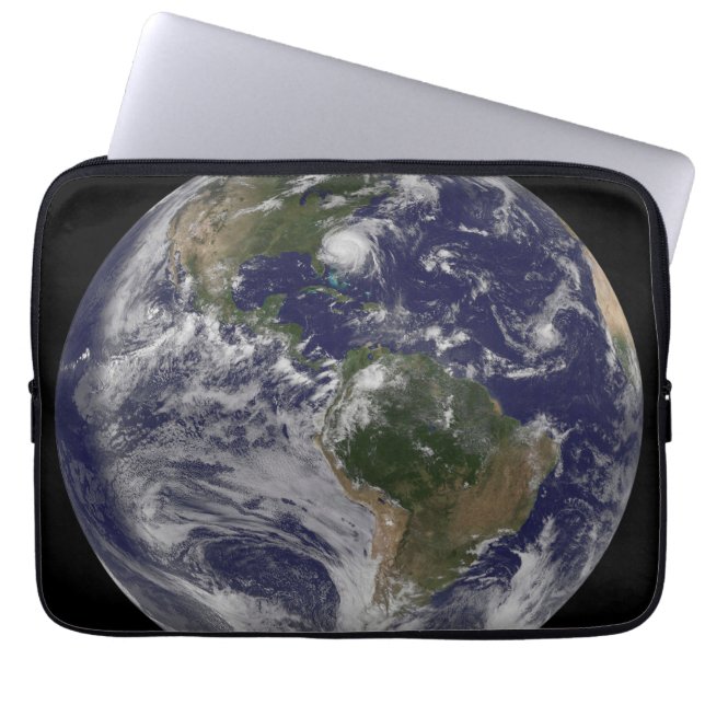 Funda Para Portátil Tierra Llena Con El Huracán Irene En La Costa Este (Frente)
