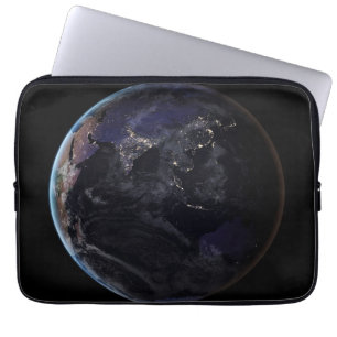 Funda Para Portátil Tierra Llena Que Muestra Luces De Asia Por La Noch