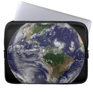 Funda Para Portátil Tierra Plena Con Tormentas Tropicales En El Atlánt