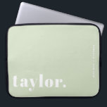 Funda Para Portátil Tipografía retro Mint Green Personalizado<br><div class="desc">Haga que su portátil destaque con este funda de portátiles personalizado que presenta una tipografía retro audaz. Personalízalo con tu nombre y una frase corta para crear un diseño que sea completamente propio. Elija entre una variedad de colores para adaptarse a su estilo o espacio de trabajo. Ideal para la...</div>