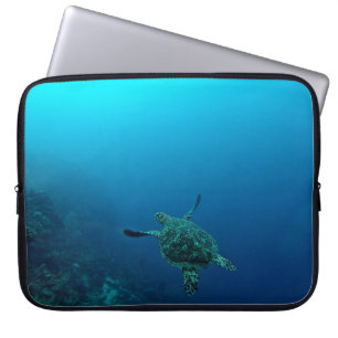 FUNDA PARA PORTÁTIL TORTUGA DE MAR EN AGUA
