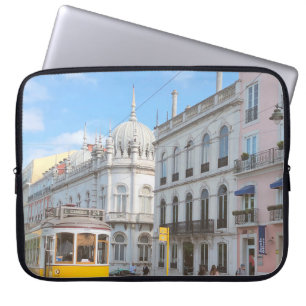 FUNDA PARA PORTÁTIL TREN AMARILLO EN LA CARRETERA