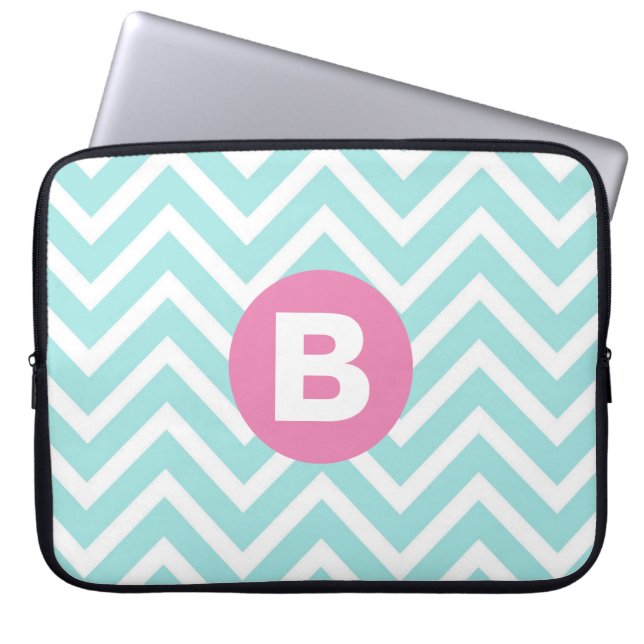 Funda Para Portátil Trendy Light Blue Chevron Pink Monogram (Frente)