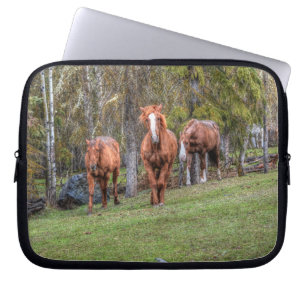 Funda Para Portátil Tres caballos Chestnut y Duns Equine Photo Forest