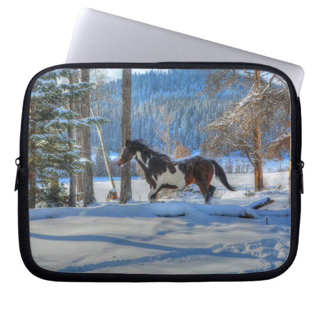 Funda Para Portátil Trotting Pinto Paint Stallion & Winter Snoweather (Frente)