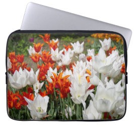 Funda Para Portátil Tulipanes blancos y jengibre en el jardín