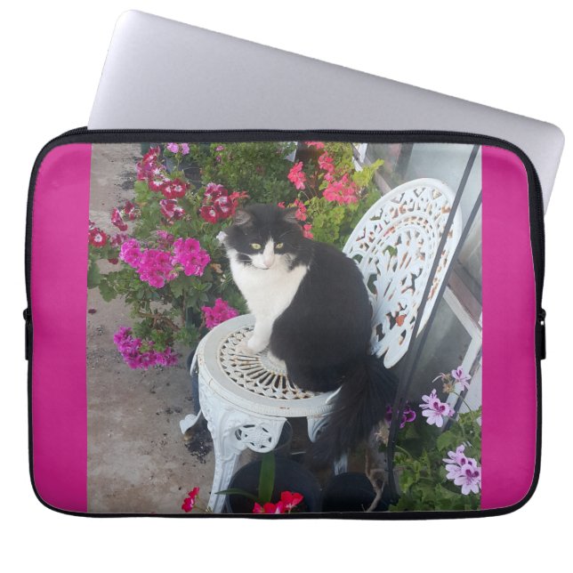 Funda Para Portátil Tuxedo Cat Maroon Dark Pink Cats and Flowers (Frente)