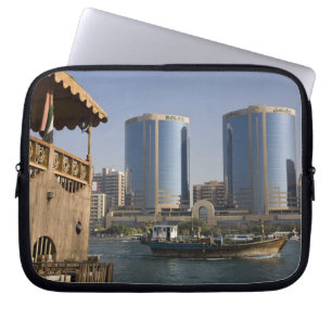 Funda Para Portátil UAE, Dubai, Dubai Creek. El Dhow cruza canal