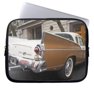 Funda Para Portátil Un auto Studebaker Silver Hawk Classic estacionado