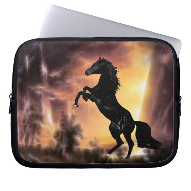 Funda Para Portátil Un caballo de Stallion frisón criando (Frente)