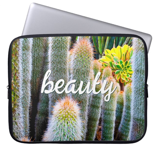 Funda Para Portátil Un Cacti Verde difuso y un guión de belleza fotogr (Frente)