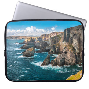 Funda Para Portátil Un paisaje dramático en Mizen Head, en la costa at