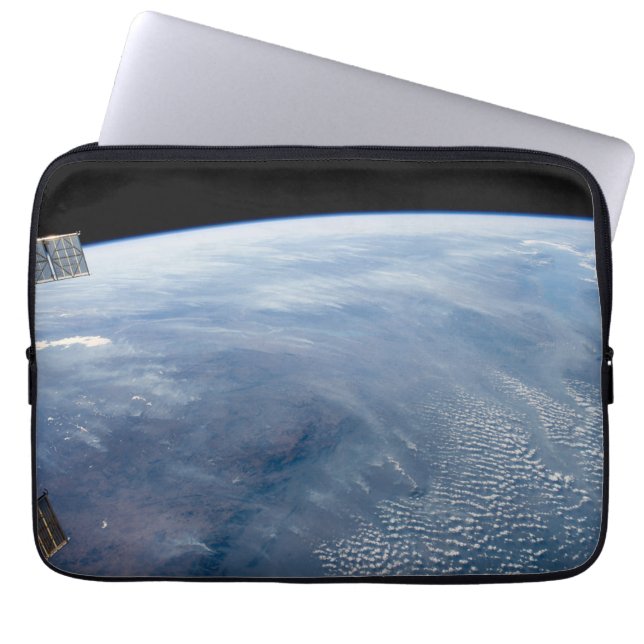 Funda Para Portátil Una Caída De Humo Sobre El Sur De África Tropical. (Frente)