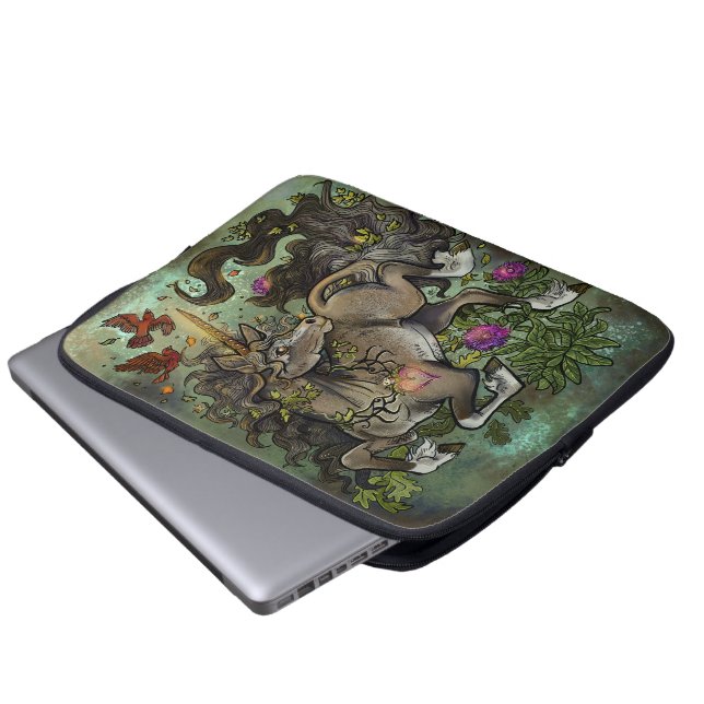 Funda Para Portátil Unicornio de Corazón Salvaje (Inferior anverso)