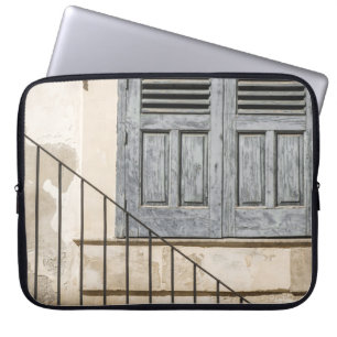FUNDA PARA PORTÁTIL VENTANA DE MADERA GRIS