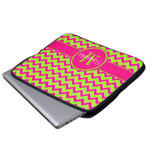 Funda Para Portátil Verde lima con el monograma rosado del
