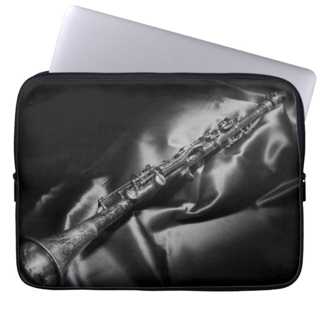 Funda Para Portátil Vida residual del clarinete antiguo, B&W (Frente)
