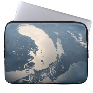 Funda Para Portátil Vigas Sunglint frente al lago Michigan