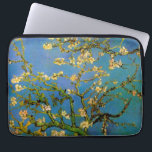 Funda Para Portátil Vincent van Gogh - Floreciente árbol de almendros<br><div class="desc">El floreciente árbol de almendros (1890) de Van Gogh es una antigua pintura post impresionsionismo de arte fino de vida floral. Una rama de un almendro en flor en un jardín de primavera con el cielo azul en el fondo. Hermosas flores blancas florecientes. Sobre el artista: Vincent Willem van Gogh...</div>