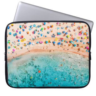 Funda Para Portátil Vista aérea de la playa de arena con sombrillas de