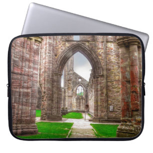 Funda Para Portátil Vista interior de la antigua abadía de Tintern en 