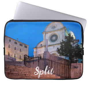 Funda Para Portátil Vista nocturna de las escaleras y la iglesia en Sp